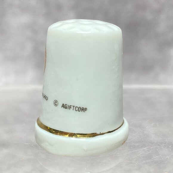 Porcelain Thimble Gold Trim & Scallop Shell Design Pecten Gloriosus By Agiftcorp - Picture 3 of 10